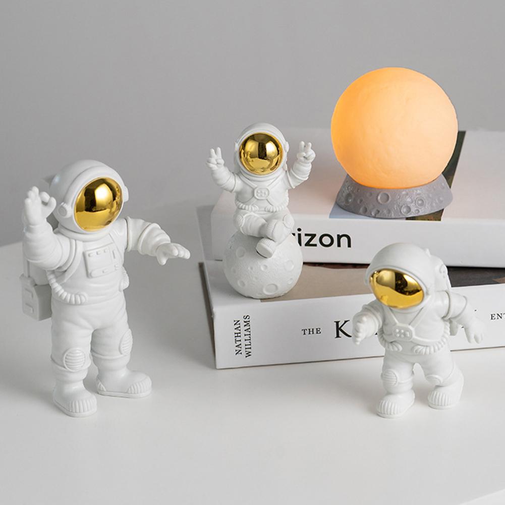 3Pc Astronaut Decor Action Figures and Moon Home Decor Resin Astronaut Statue Room Office Desktop Decoration Presents Boy Gift