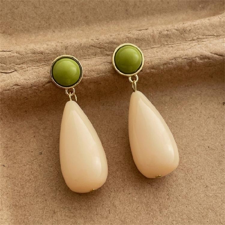 Modern Minimalist Drop Earrings Elegant Pendant Earrings Resin Alloy Texture Suitable for Everyday Stylish Outfits
