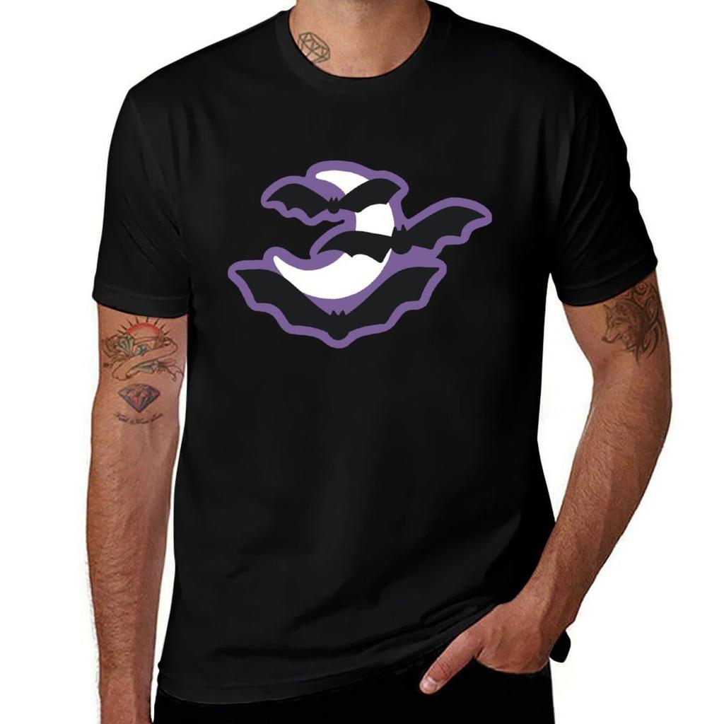 Bats over the moon cute Halloween design TShirt Big and Tall Basic Tee Shirt