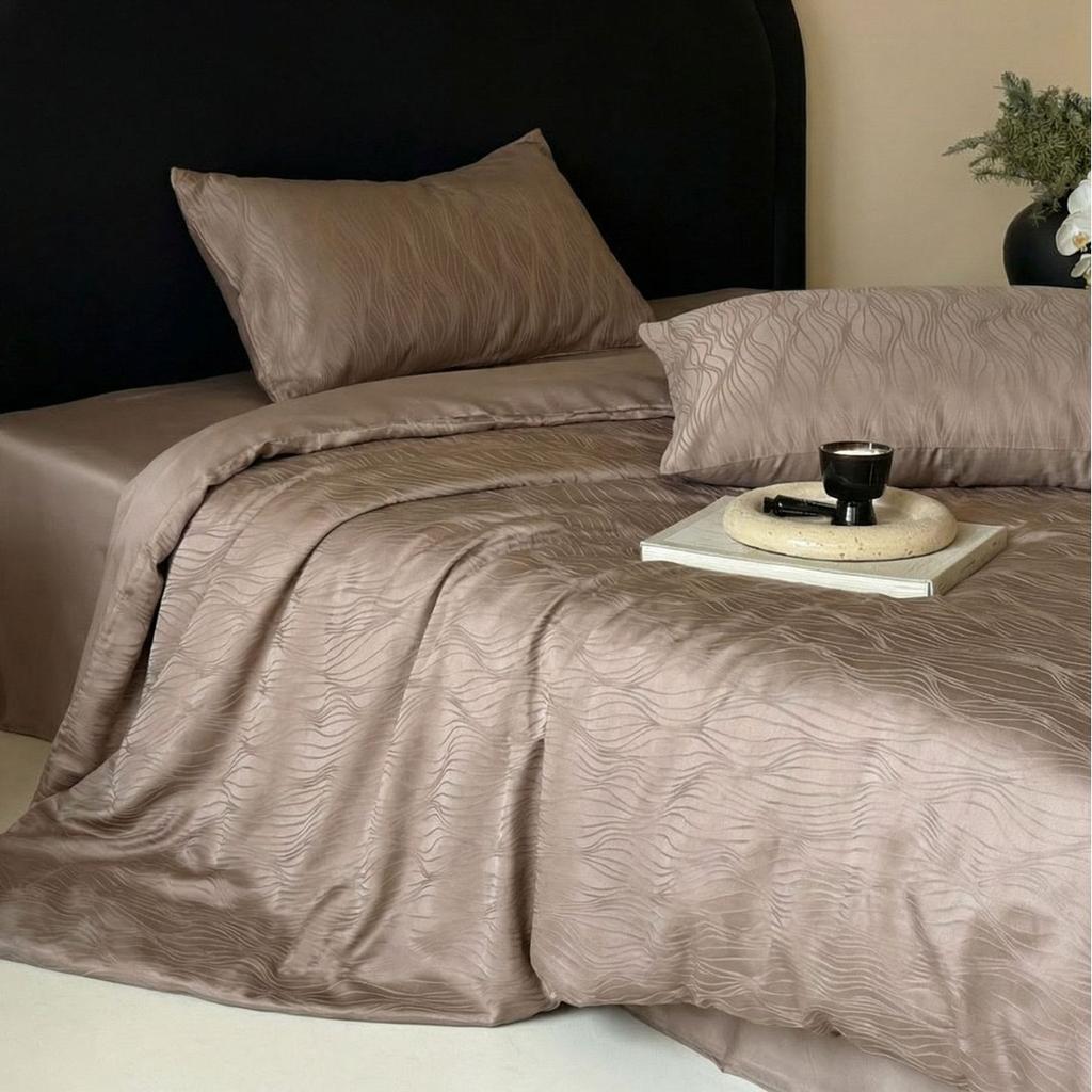 4-Piece Luxury Jacquard Ice Silk Cooling Comforter Set - Elegant Bedding Collection