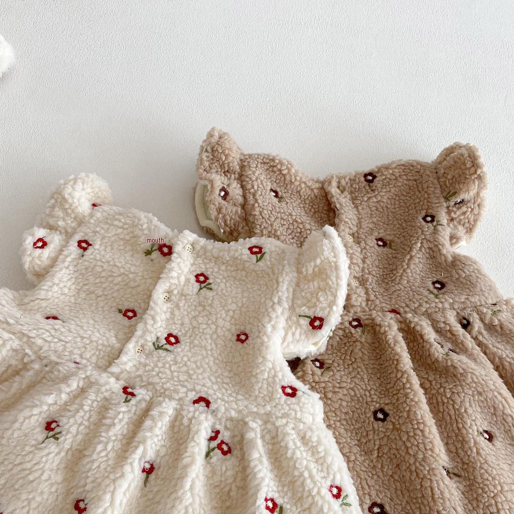 2025 Sweet Princess Winter Dress: Korean Style Flutter Sleeve with Embroidered Velvet Skirt for Girls