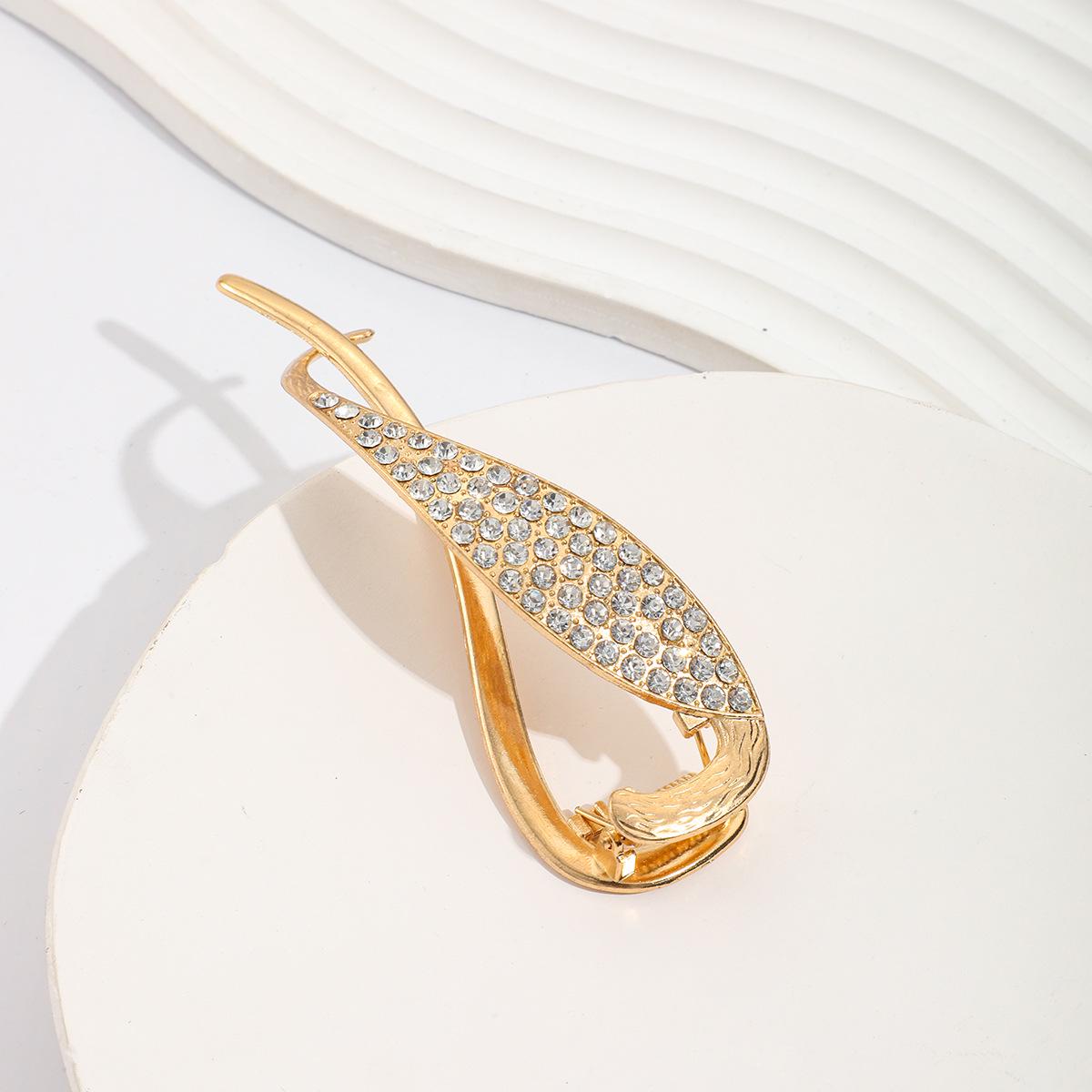 Elegant Fishtail Hair Clip for Women - Back of Head Bun Clip, Frog Buckle Twist Hair Accessory