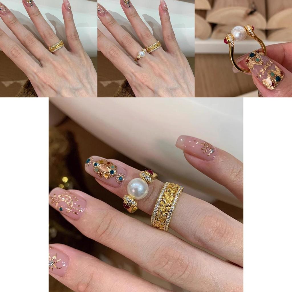 Chic Adjustable Geometric Design Ring For Women Featuring Shimmering Crown And Pearl Accents