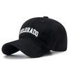 A Big-headed Letter Cap with A Soft Top That Highlights The Face and A Small Ducky-tongued Baseball Cap
