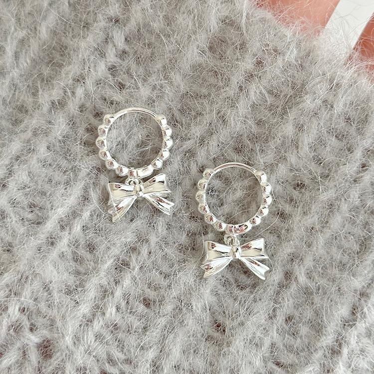 High-End Bow Ear Cuffs: Unique, Versatile Luxury Earrings for Autumn and Winter