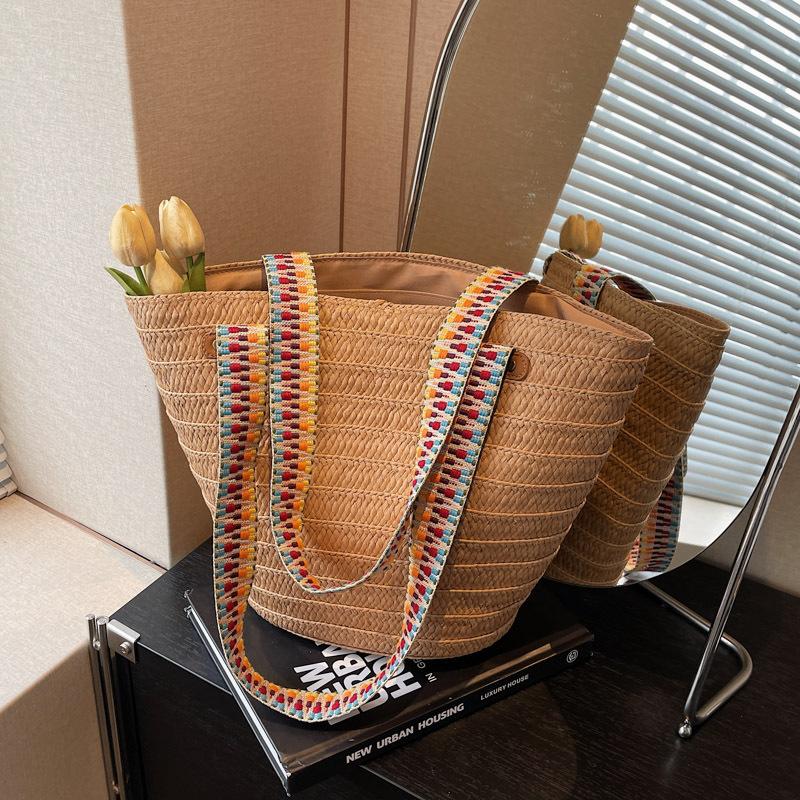 Large capacity straw woven bag women's new versatile seaside vacation beach bag woven tote bag