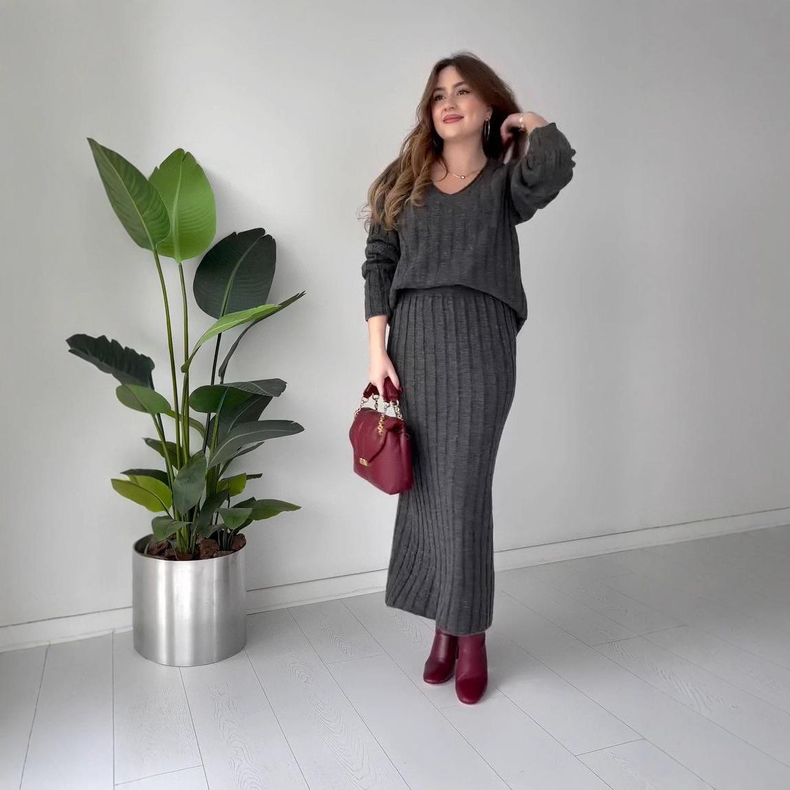 

2025 Autumn Loose Knit Sweater & Versatile Midi Skirt Set S