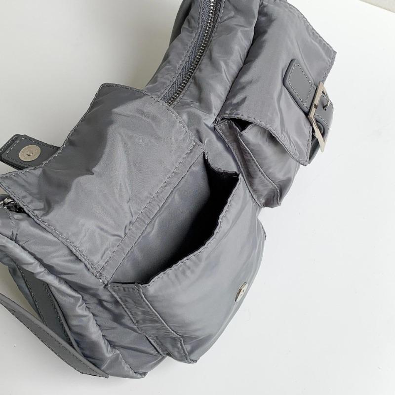 Nieuwe modieuze kleine vierkante tas veelzijdige effen kleur nylon draagbare schoudertas trendy high-end schoudertas