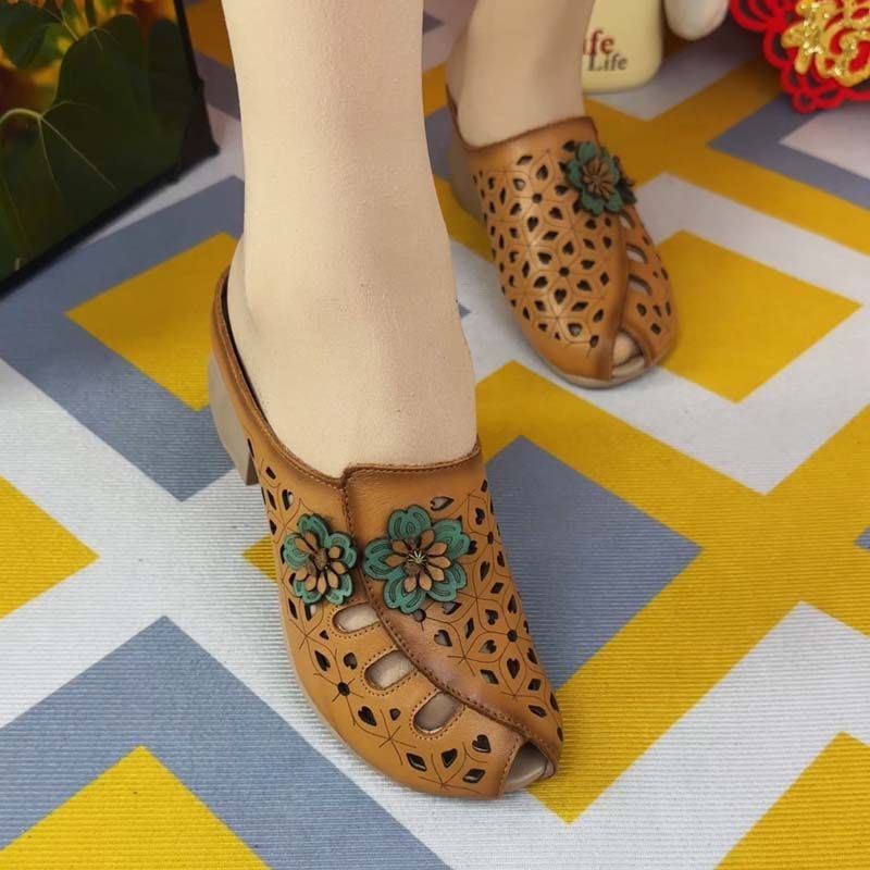 

Summer 2025 new soft leather slippers women s thick heels wear retro sandals hollow fish mouth fat feet mother sandals 41 жёлтый