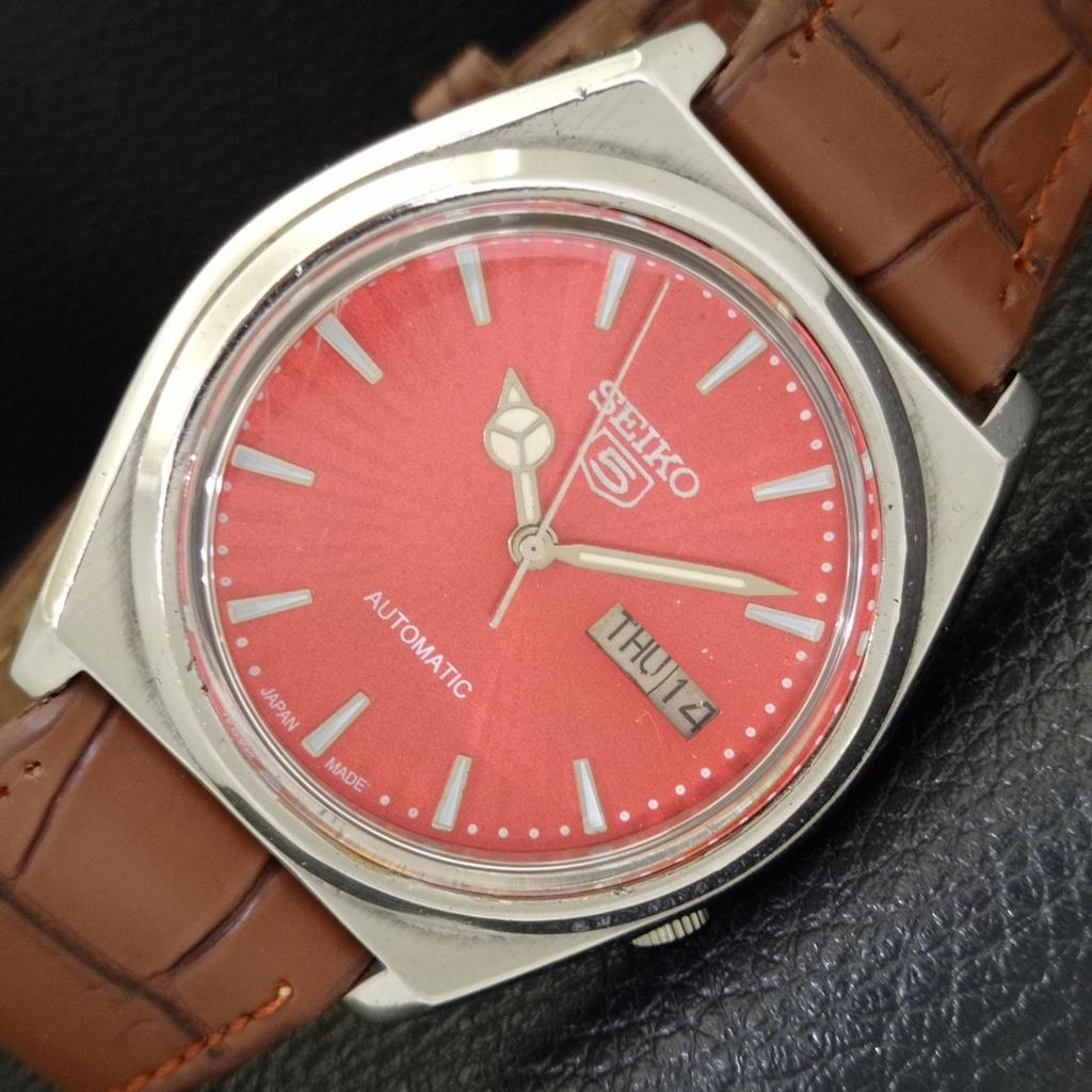 

SEIKO 5 AUTOMATIC 7009A JAPAN MENS VINTAGE RED COLOR DIAL WATCH a701610-5 R206c-a701610