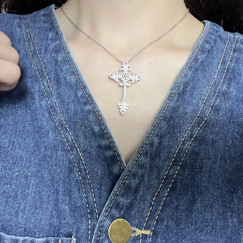 Elegant Zirconia Cross Necklace for Women - Stylish, Versatile, and Trendy Clavicle Chain Design
