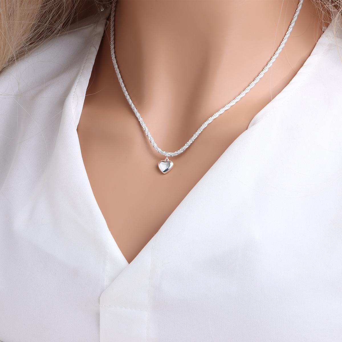 Niche design colorful heart-shaped zircon necklace, high-end light luxury round brand star clavicle chain, simple and versatile necklace