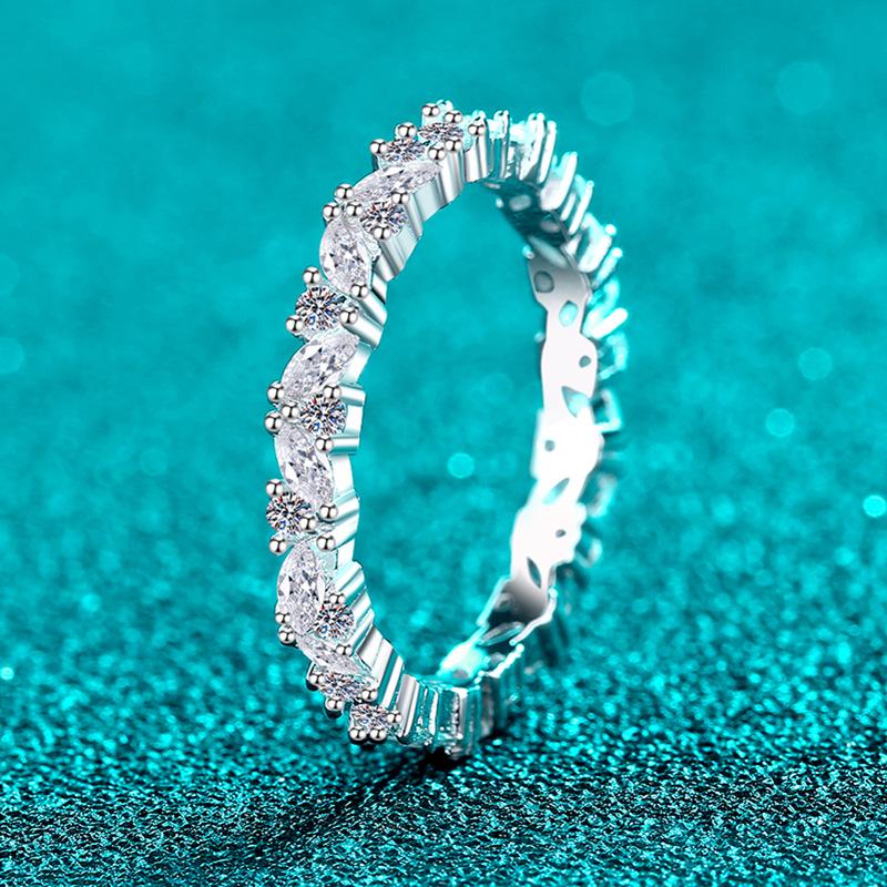 

Yin Baichuan S925 Sterling Silver Moissanite Ring - Women s Fashionable Light Luxury Starry Sky Design Size 15