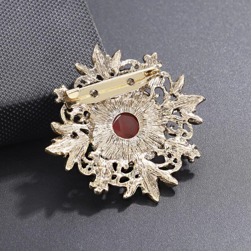 Vintage Retro Brooch Pin for Women - Fashionable Lapel Pin for Coat, Jacket, Scarf & Bag