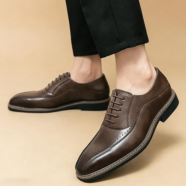 Designer New Britain Pointed Lace Up Brogues Oxford Shoes For Men Brand Fashion Wedding Dress Party Homecoming Formal  Footwear