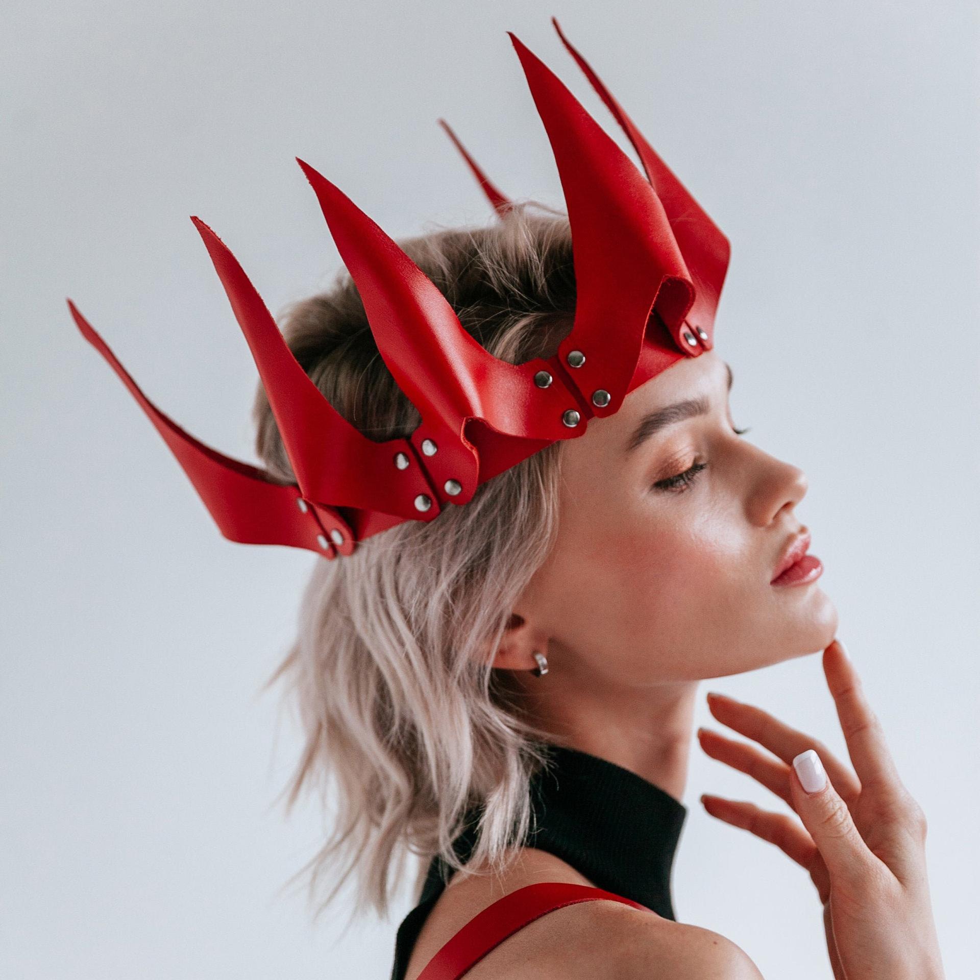 

Кожаная Королевская Корона Adult One Size красный