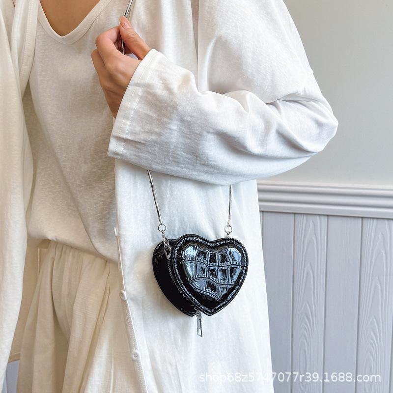 Niche Design Exquisite Peach Heart Bag Crocodile Print Chain Single Shoulder Crossbody Cross-body Women's Bag 2025 New Personalized Love Bag