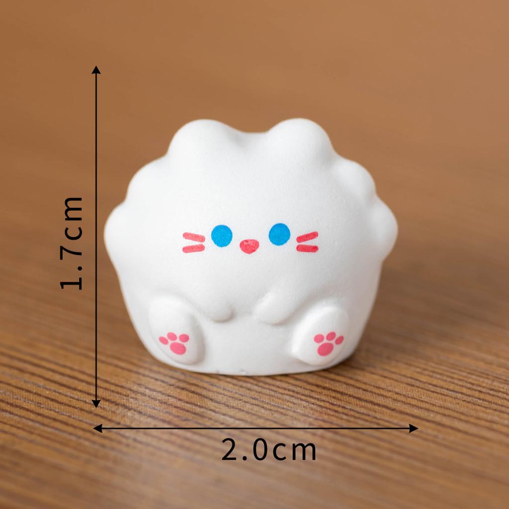 Resin Cute Cat Figure With Cartoon Design For Car Desk Decor And Gift Idea