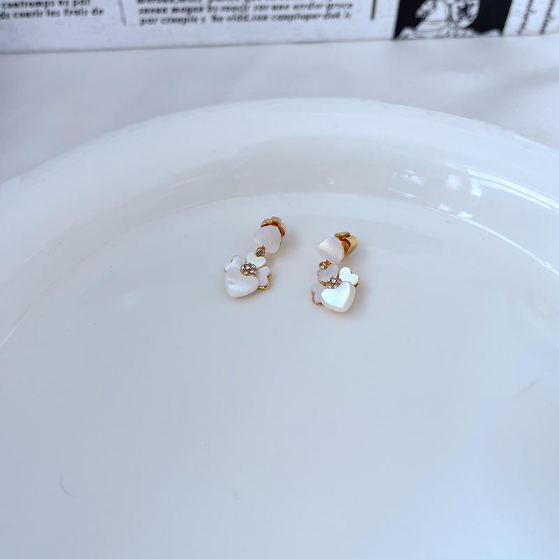 Exquisite Heart Natural Shell Earrings: Elegant European & American Style
