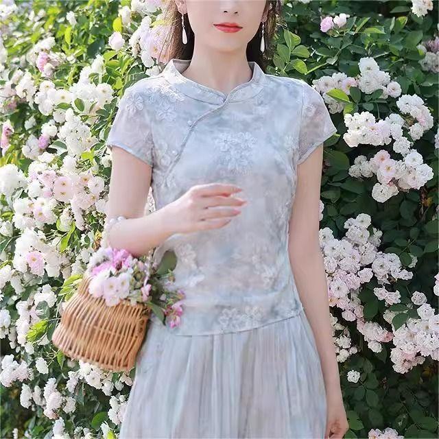 

2025 summer new gray slim-fit stand-up collar short-sleeved shirt women s retro annual shirt M [Recommended below 50kg]
