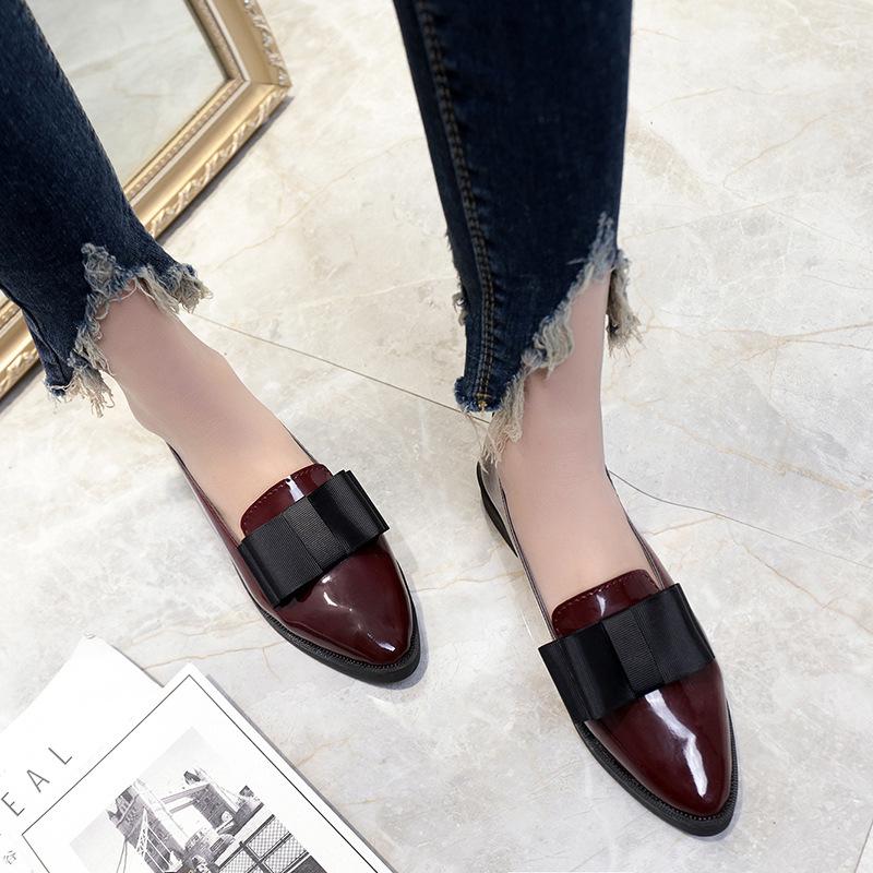 Herbst Koreanische Version, einfarbige spitze flache Absätze Damenschuhe kleine Lederschuhe lässige einzelne Schuhe