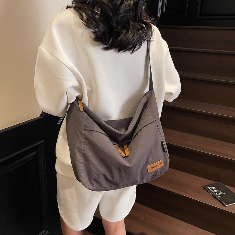 Large capacity tote bag women's summer new trend simple messenger bag bag fashion casual shoulder bag