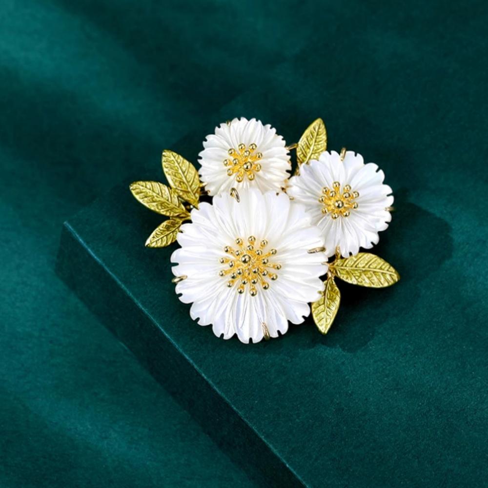 Exquisite Sunflower Brooches Luxury Pearl Daisy Lapel Pin Lady Wedding Clothing Coat Jewelry Party Accessories