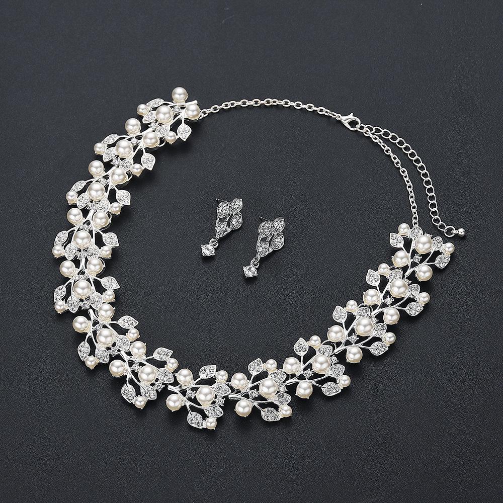 Pearl Necklace Earrings Bracelet Three-piece Set