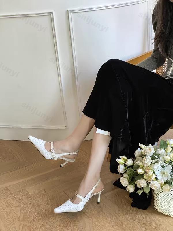 

Модные женские босоножки на тонком каблуке с острым носком, украшенные стразами, лето 2025, новая мода, босоножки на высоком каблуке с ремешком сзади, элегантные туфли-лодочки с мелким вырезом 35 белый