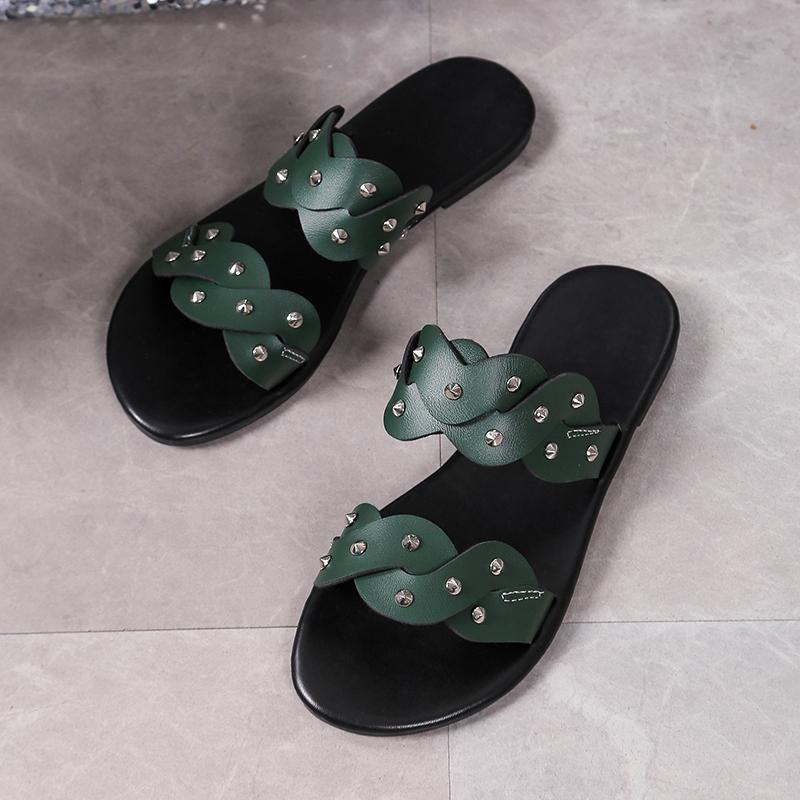 Fashion Summer New Flat Shoes Women's Fashion Round Head Open Toe Rivet Soft Sole Anti-slip Wear-resistant Slippers