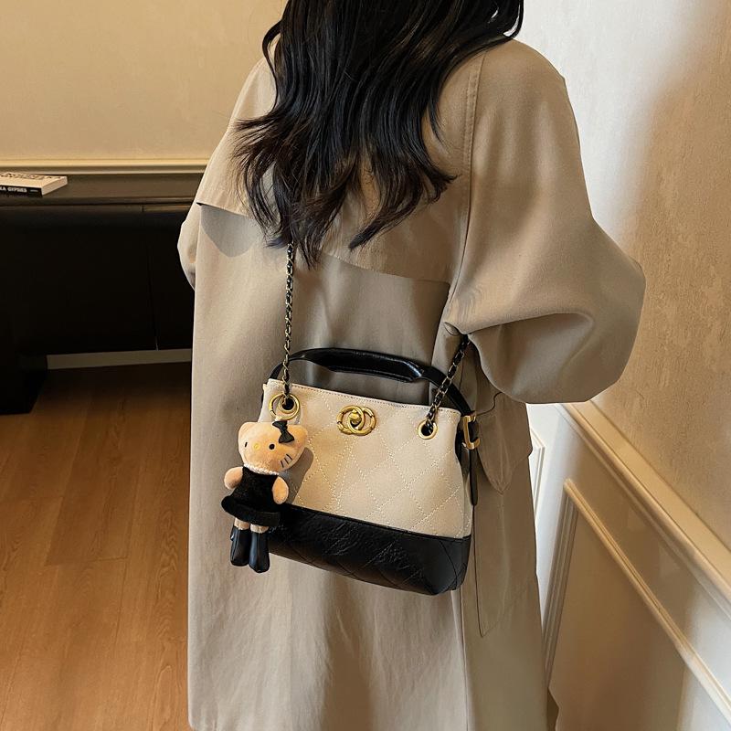 Autumn 2025 Large Capacity Women's Chain Crossbody Shoulder Bag - Fashionable Commute Bag