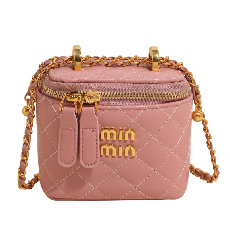Štýlová mini taška cez rameno: Voňavá Štýlová Crossbody taška s retiazkou