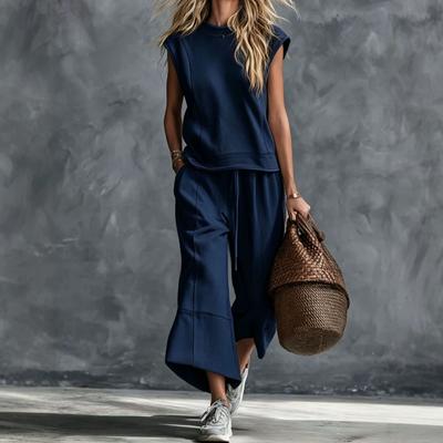 Women's Crew Neck Sleeveless Contrast Trim Tank Top Two Piece Outfit Drawstring Waist Wide Leg Cropped Pants Casual Knit Pant Set