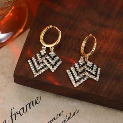 Temperament Super Flash Full Diamond Black and White Rhombus Earrings, Design Sense Personality Long Face Thin Ear Buckle Geometric Earrings