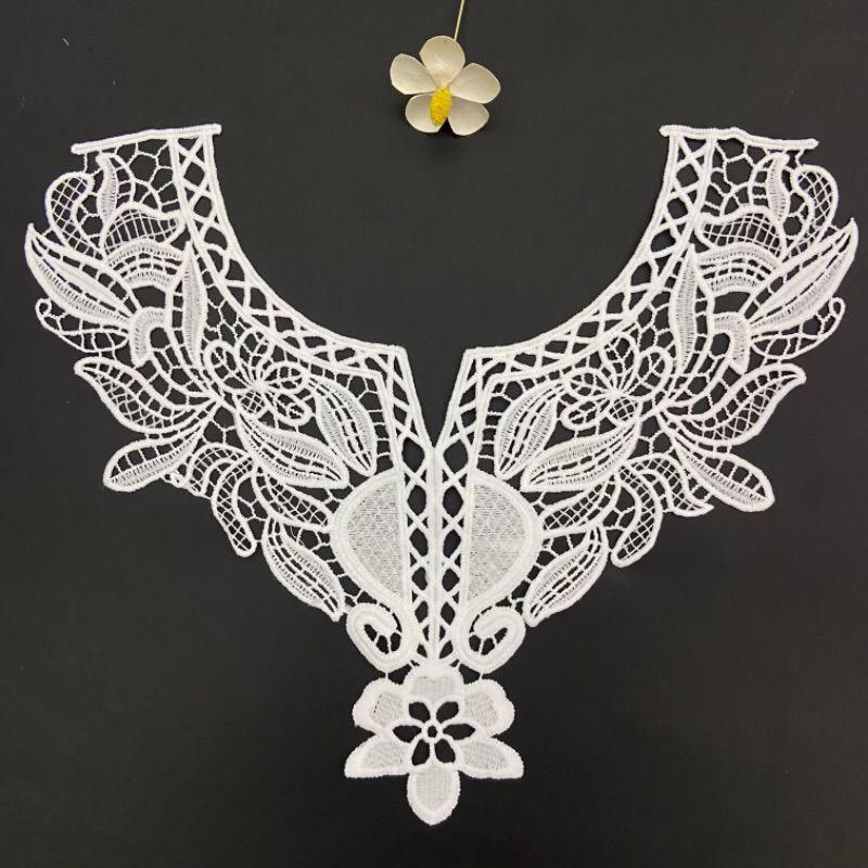 Mercerized Silk Lace Collar with 3D Embroidered Brooch