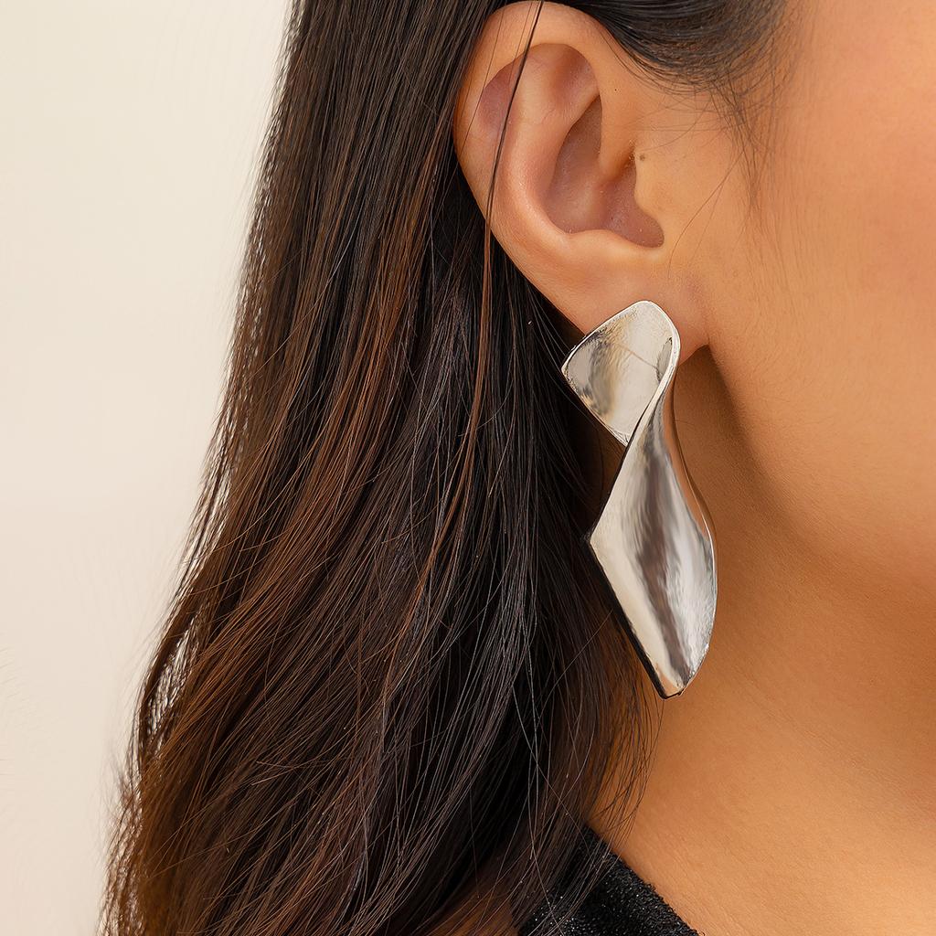 Fashion pleated metal smooth folding stud earrings women's retro versatile geometric earrings earrings