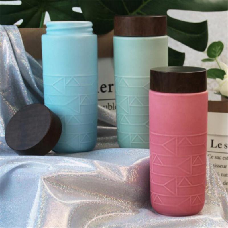 Qian Tang Xuan Dian Shi Cheng Jin 330ml Portable Double-Layer Mug with Wood Grain Lid