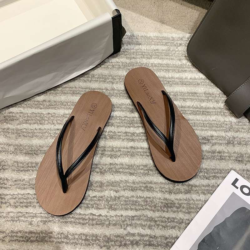 Slippers Women's Summer Outer Wear 2025 New Flip-flops Fashionable Versatile Ins Trendy Cool Slippers Flat Bottom Pinch