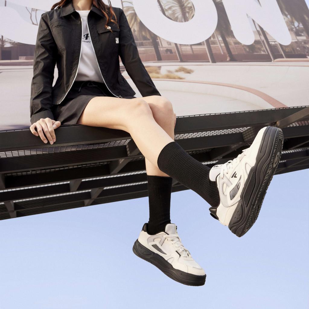 Fila Fusion Bank II Comfortable Versatile Durable Low-Top Skate Shoes Women Sneaker Black White T12W422304ASG