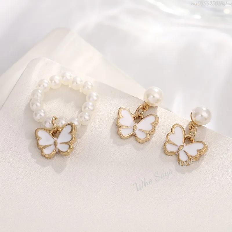 Conjunto de Joias Doce 4 peças/Conjunto Pingente de Borboleta Colar de Pérolas de Imitação para Mulheres Brincos de Pérola Joias para Meninas Presente para Mulheres