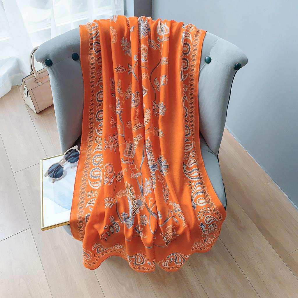 Scarf women's winter high-end fashion high-end warm shawl 2025 new cotton and linen feel versatile scarf