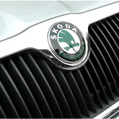 Für Octavia A5 A7 Fabia Karoq Superb Rapid Kamiq 80mm 90mm Carbonfaser-Textur Autoemblem Motorhaube vorne Heckklappe Abzeichen