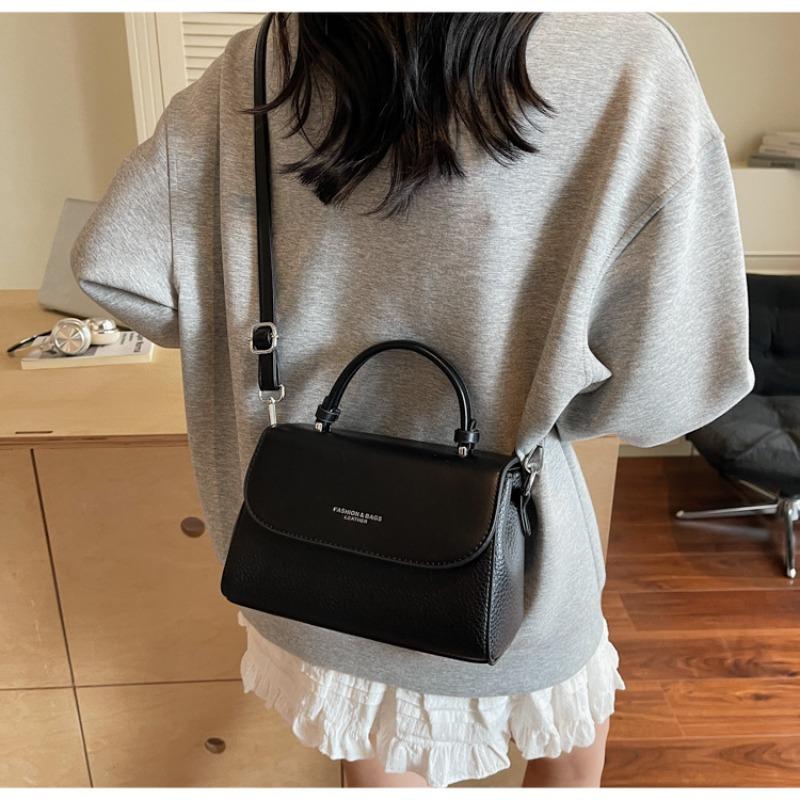 High-end Small Bag Women's New Popular Shoulder Armpit Bag Fashionable Versatile Messenger Women's Bag