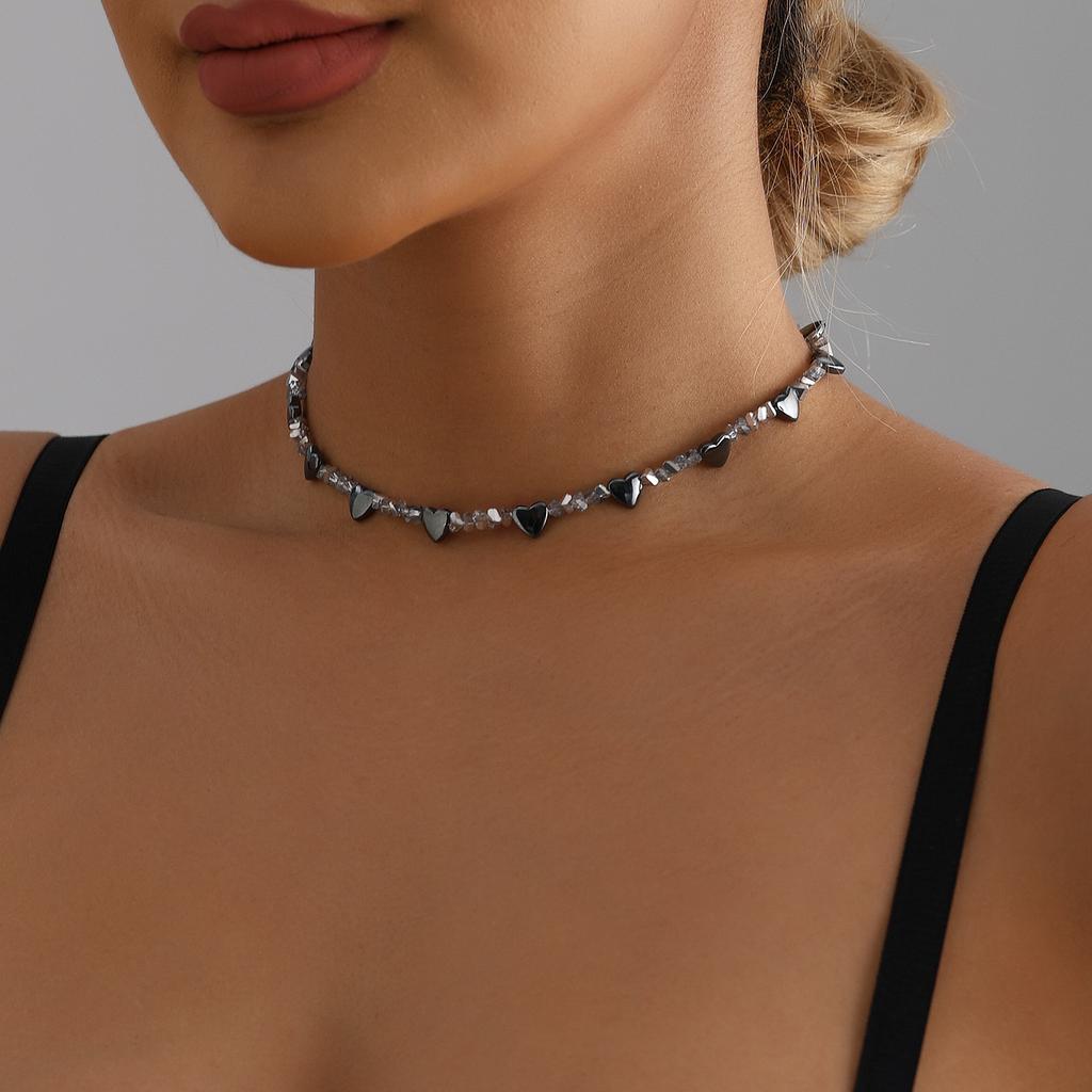 Light Luxury Black Gallstone Love Glass Crystal Clavicle Chain Premium Necklace