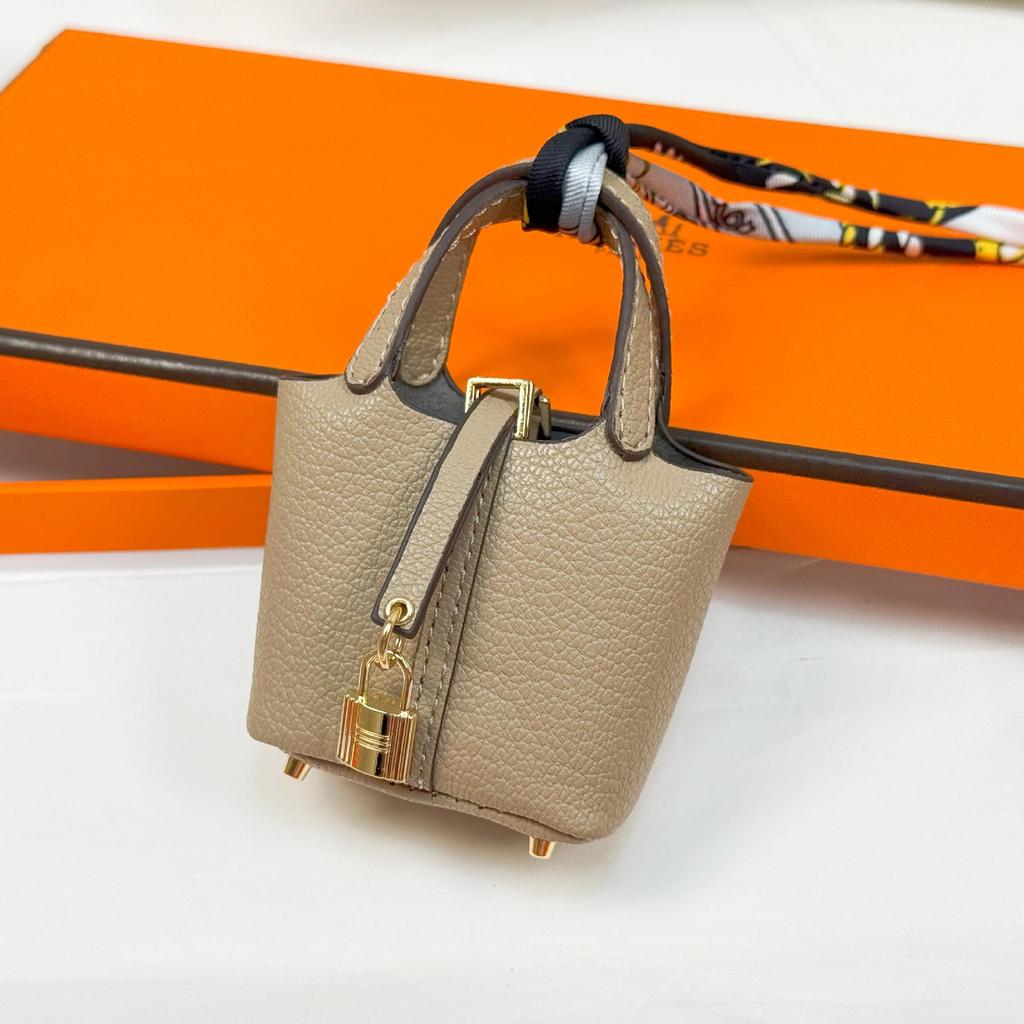 Women's Creative Leather Bag & Keychain Pendant – Cute Earphone Holder Accessory