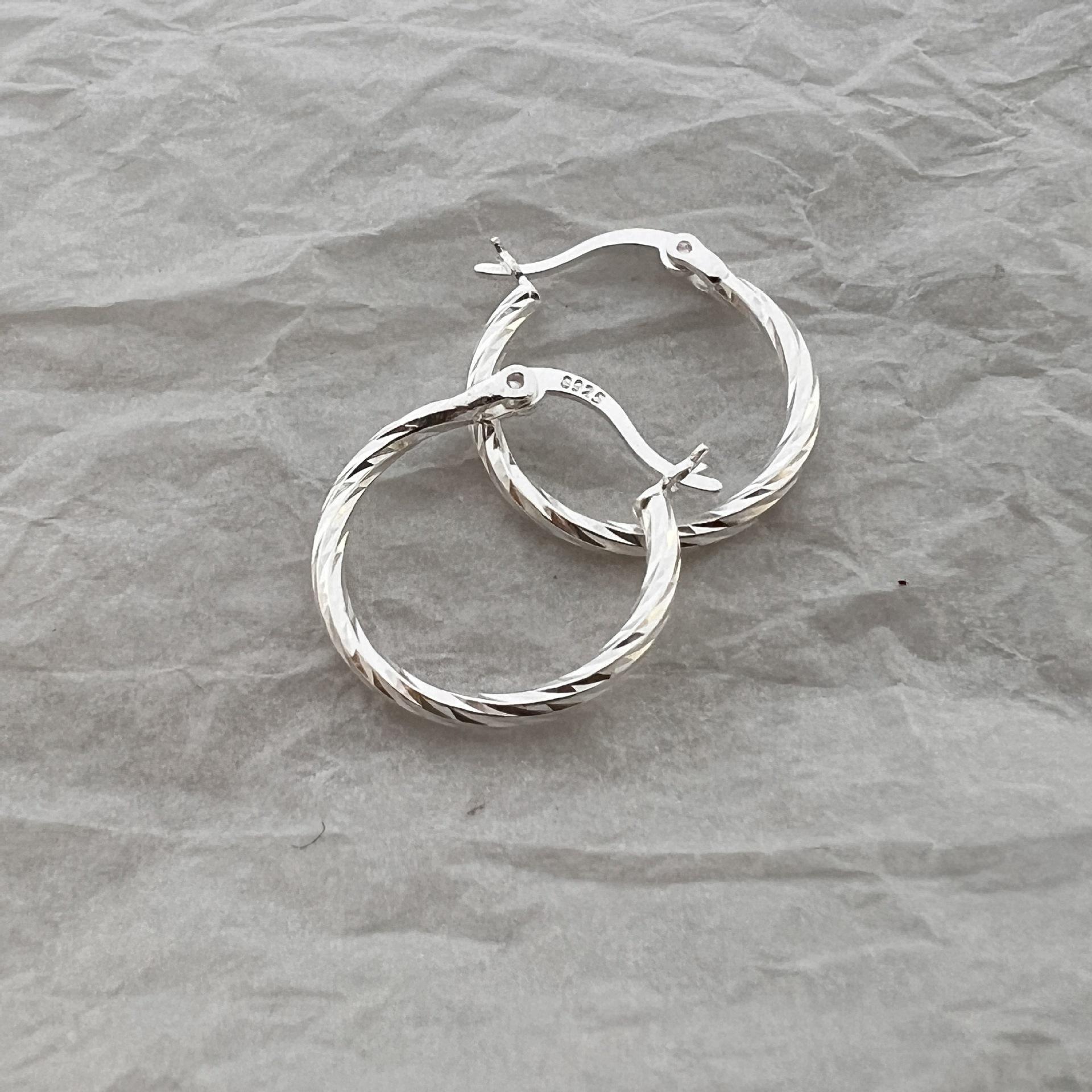 S925 Sterling Silver Geometric Twisted Circle Earrings for Women - Elegant Korean Design 925 Sterling Silver