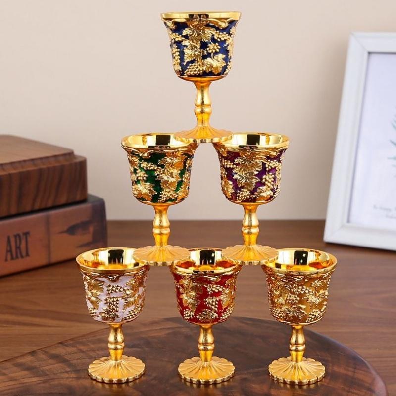 Mini Wine Glass, Multiple Colors Delicate Vintage Spirits Goblet, Alloy Portable Chalice Cup Friends Festive Decoration,1pcs