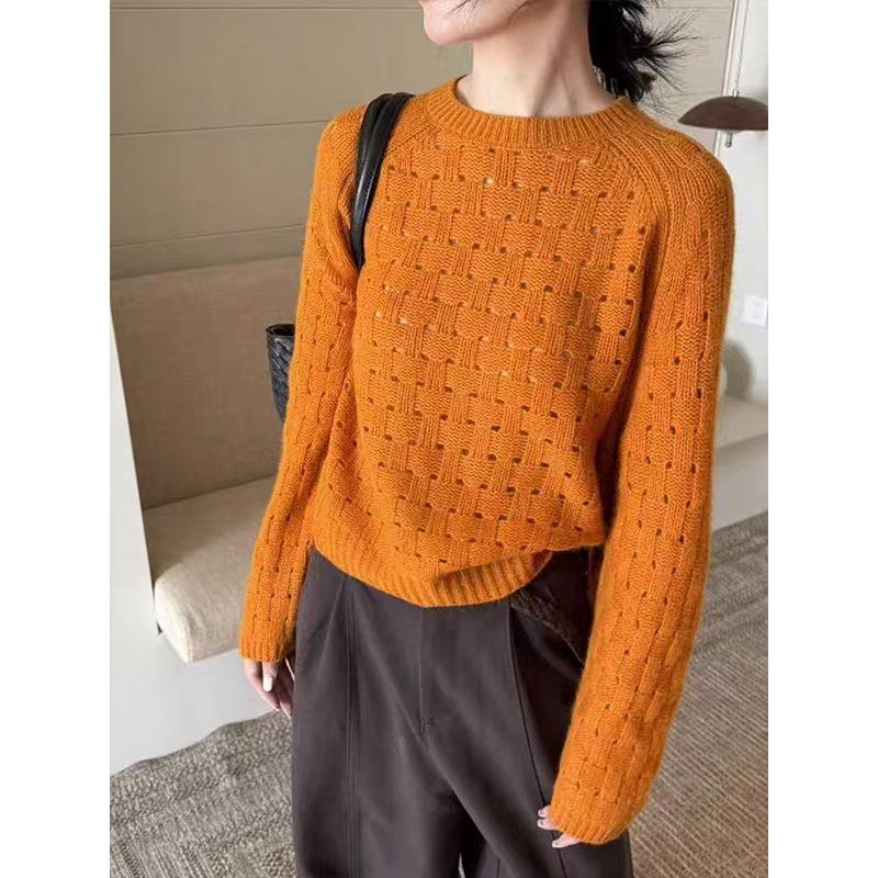 2026 Women's Pink Round Neck Hollow Knit Sweater for Early Autumn and Winter
