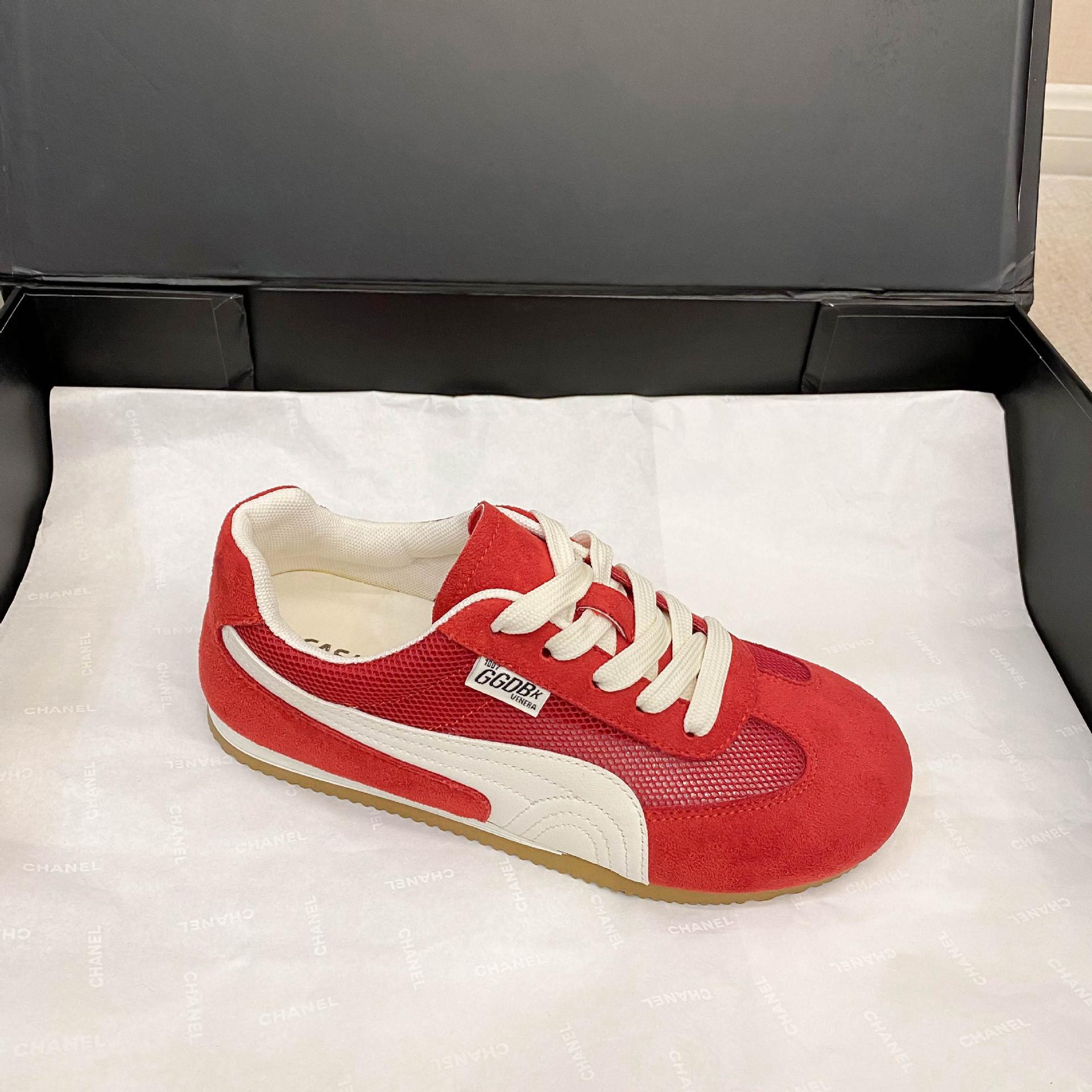 

Fashion versatile flat-bottomed German training shoes women s 2025 new mesh breathable color matching lace-up casual sports Forrest Gump shoes 40 красный