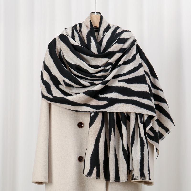 2026 Winter New Medium-Sized Trendy Polka Dot Skin-Friendly Warm Printed Scarf/Shawl